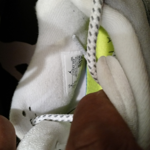 Sneakers - Picture 2 of 7